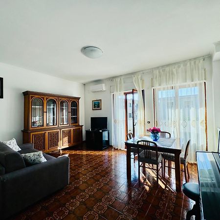 Angelina Apt Piano di Sorrento Luaran gambar